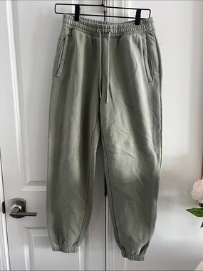 Abercrombie & Fitch Sage Green women’s sweatpants